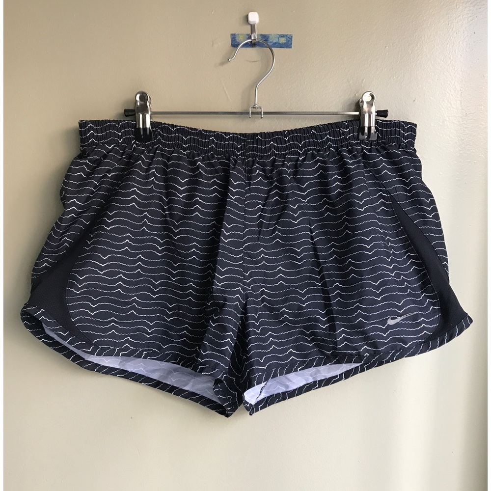 Nike Women’s Dri-Fit Athletic Shorts Size: M